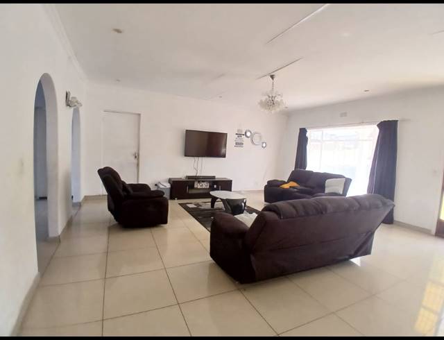 2 BEDROOM HOUSE FOR SALE IN ELSBURG